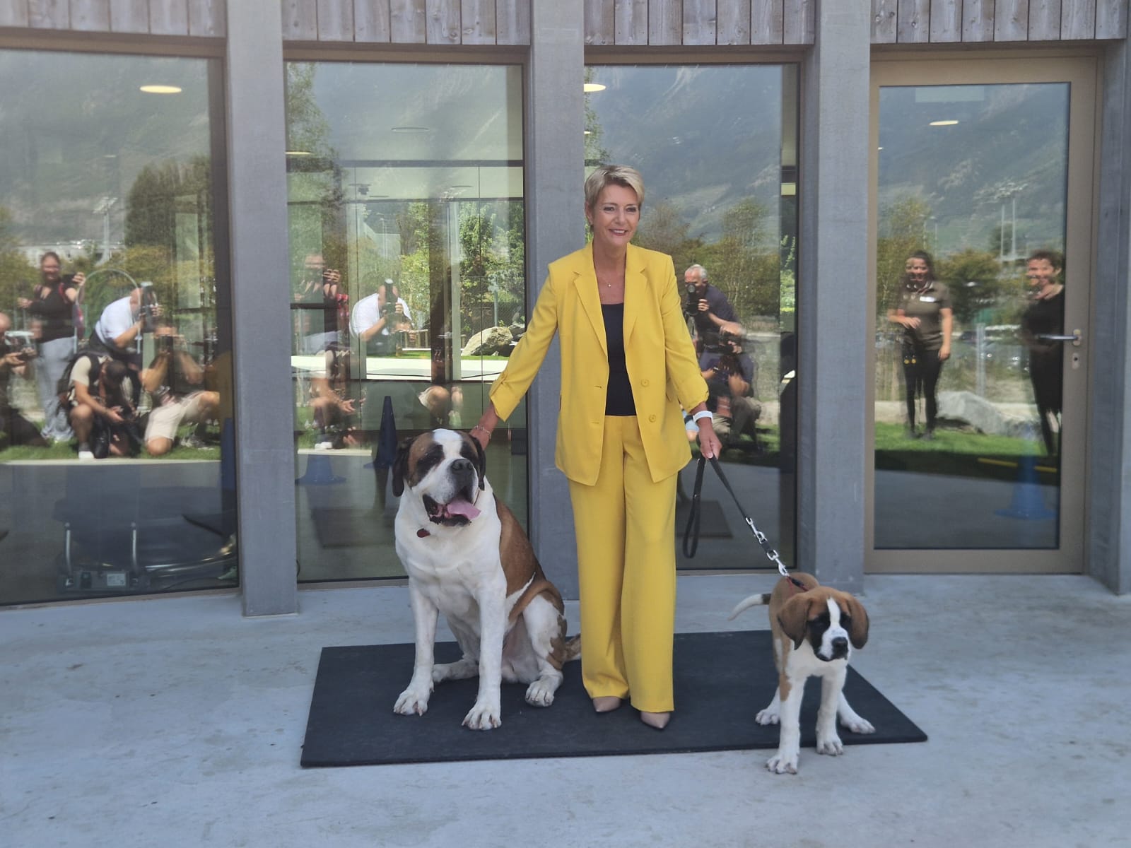 La présidente suisse Karin Keller-Sutter inaugure Barryland
